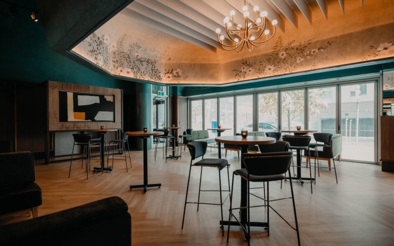 intimate-elevated-ambiance